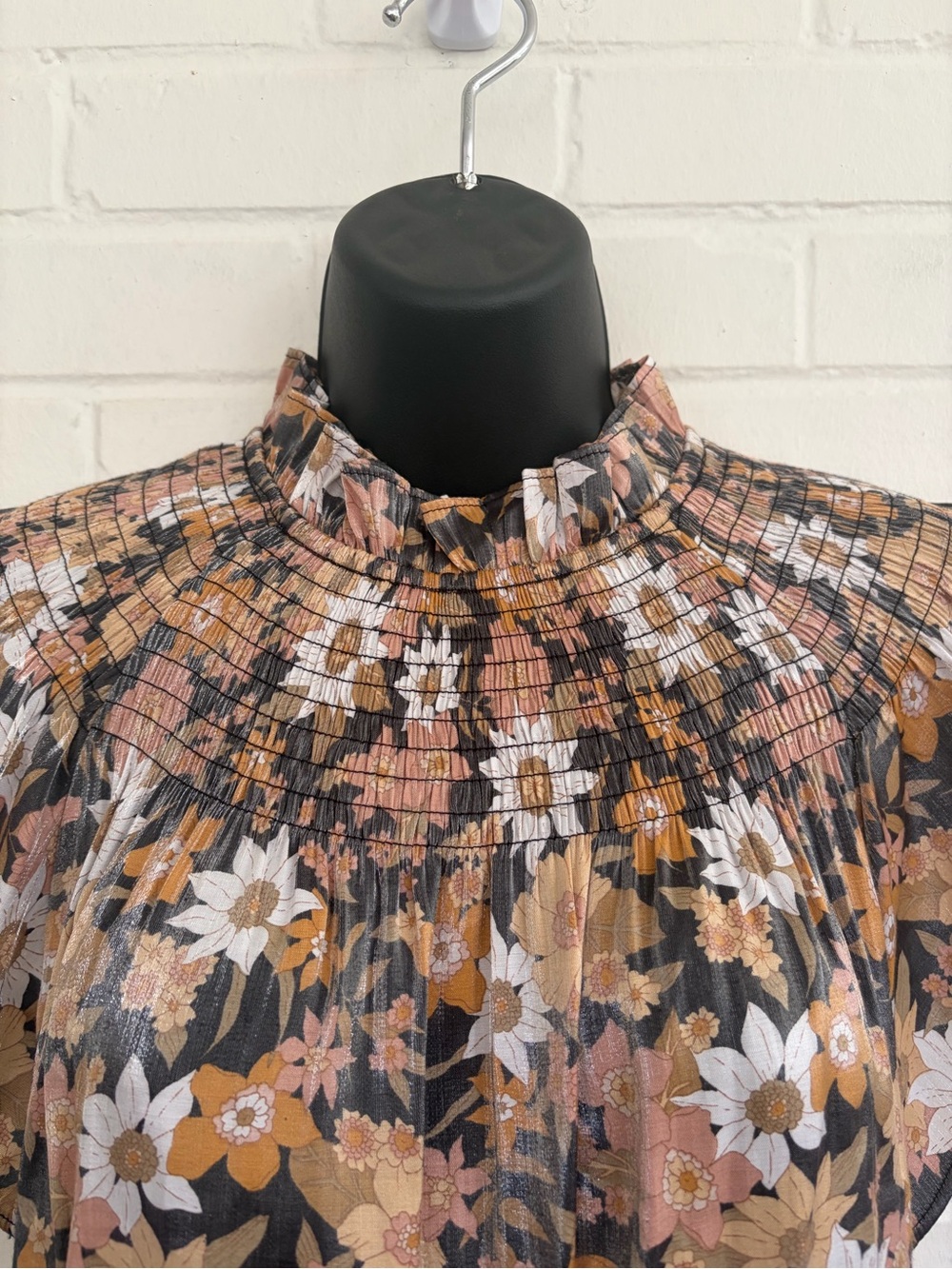 Moodie Smocked High-Neck Blouse in Floral Black Pattern, SZ L NWOT - Picture 4 of 11